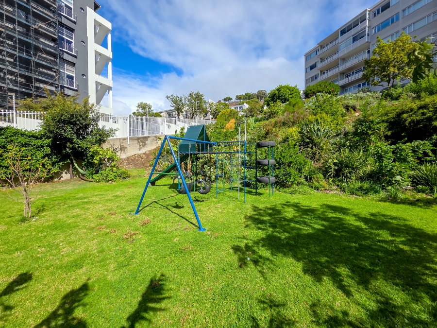 2 Bedroom Property for Sale in Green Point Western Cape